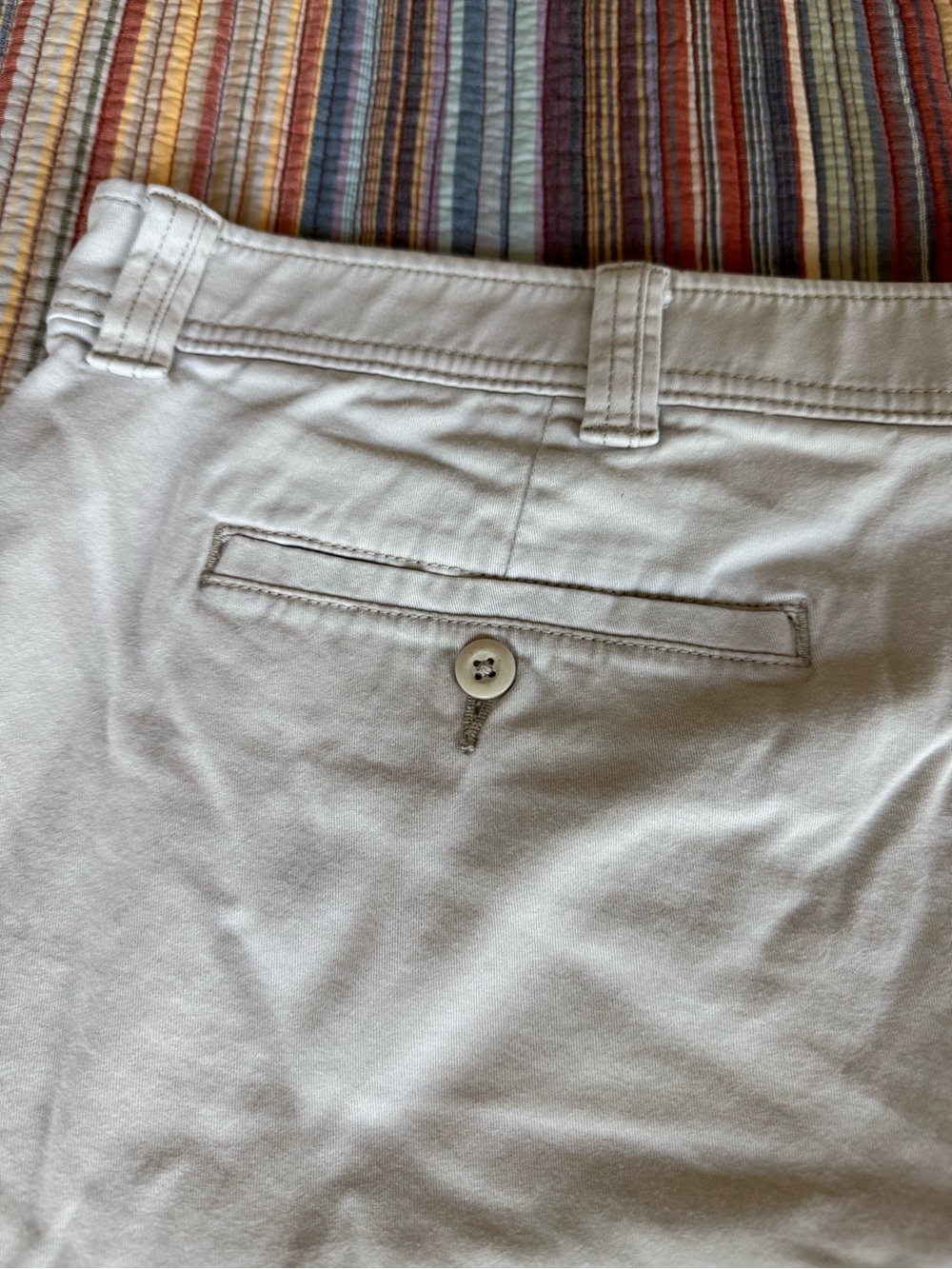 St. John's Bay 9" Flat Front Comfort Stretch Chino Shorts Men's 44W stone khaki - Picture 10 of 14